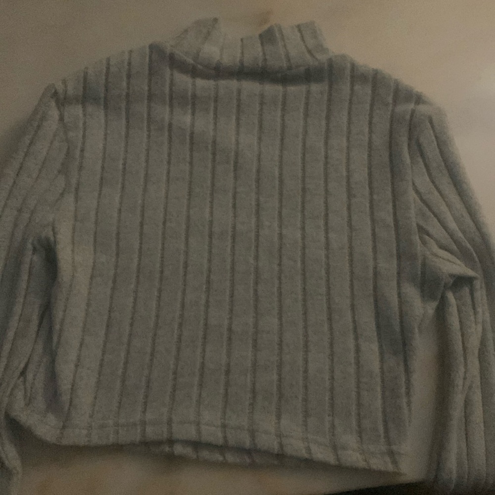 I am selling a cute soft light grey set turtleneck set perfect for any outing!!